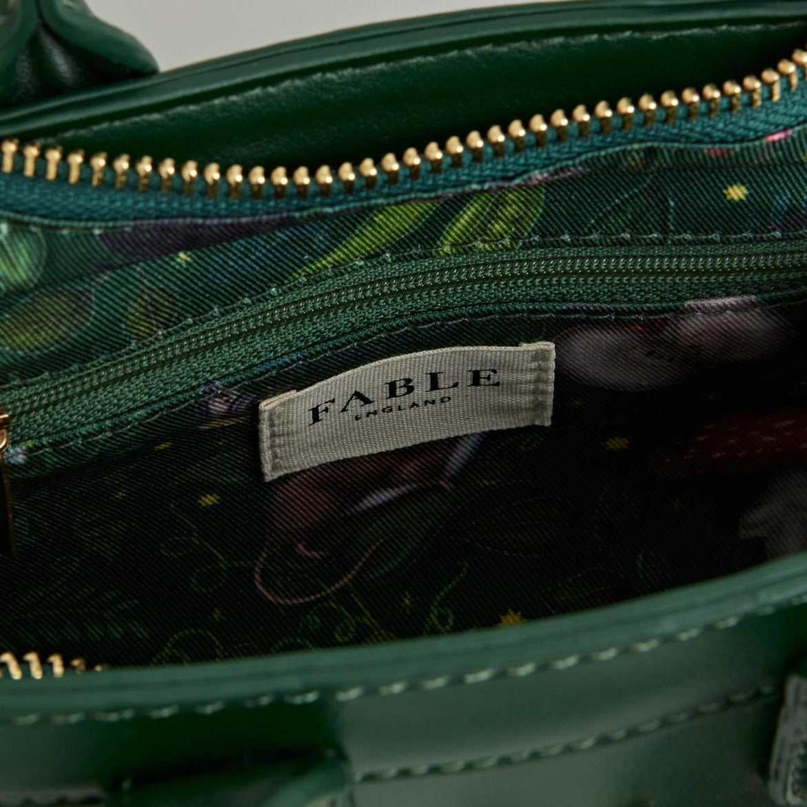 Catherine Rowe "Into the Woods" Mini-Tragetasche, Umhängetasche, Fable London