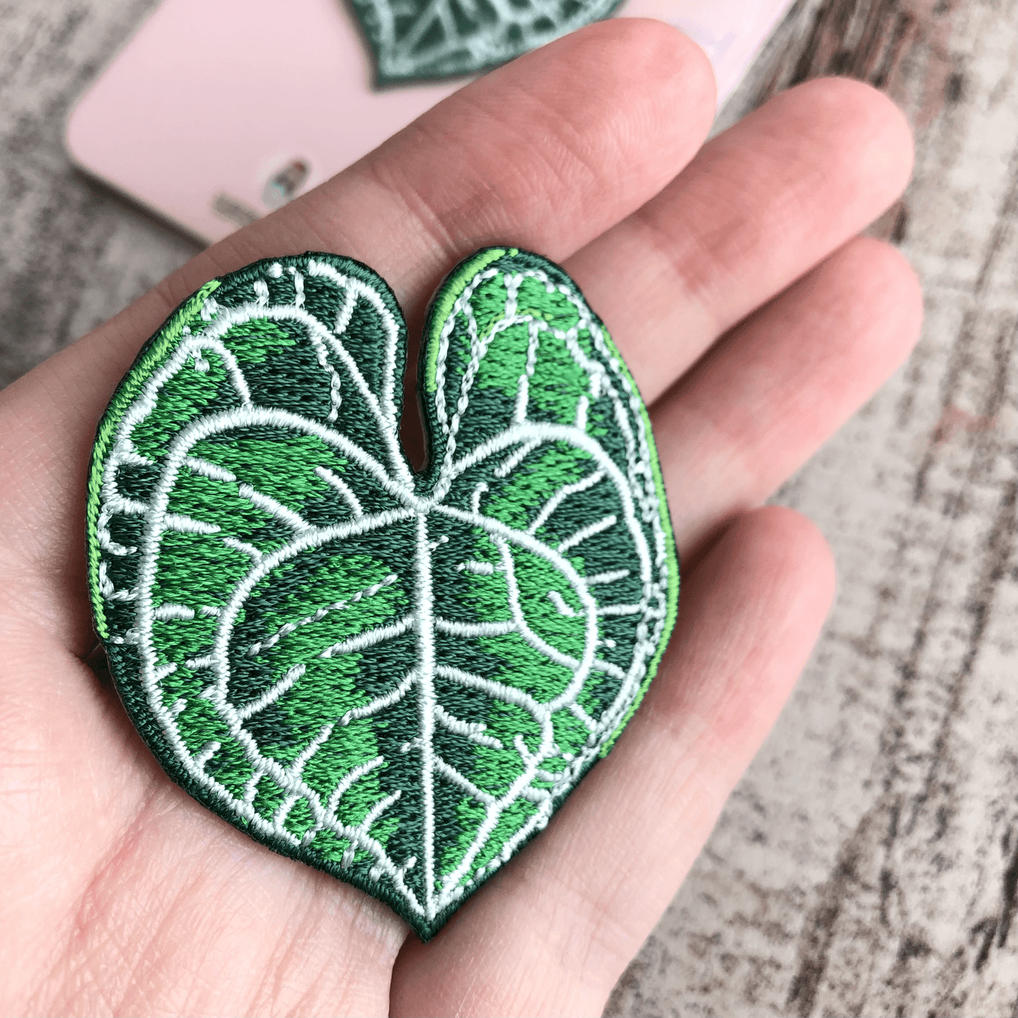 Anthurium Clarinervium Patch - zum Aufnähen oder Aufbügeln - wearequiethumans