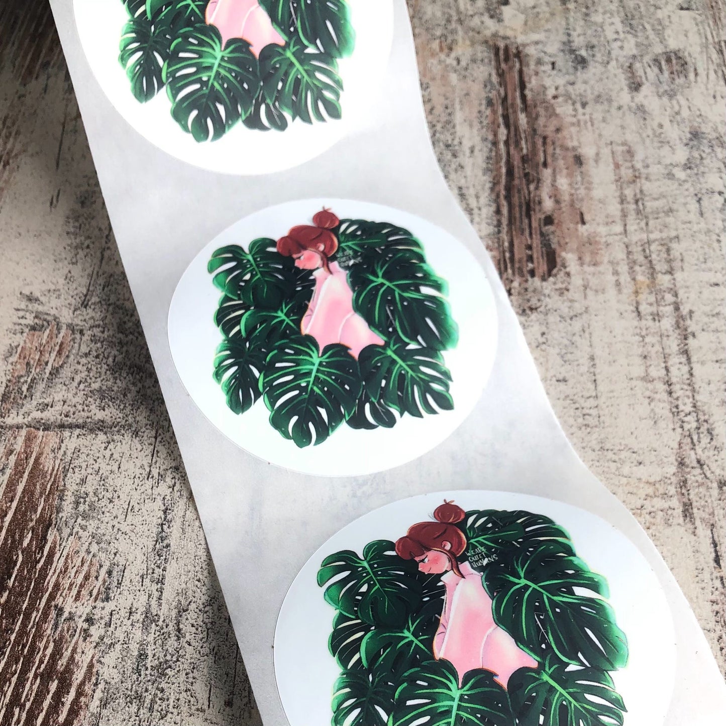 Versandlabel Monstera Mädchen - wearequiethumans