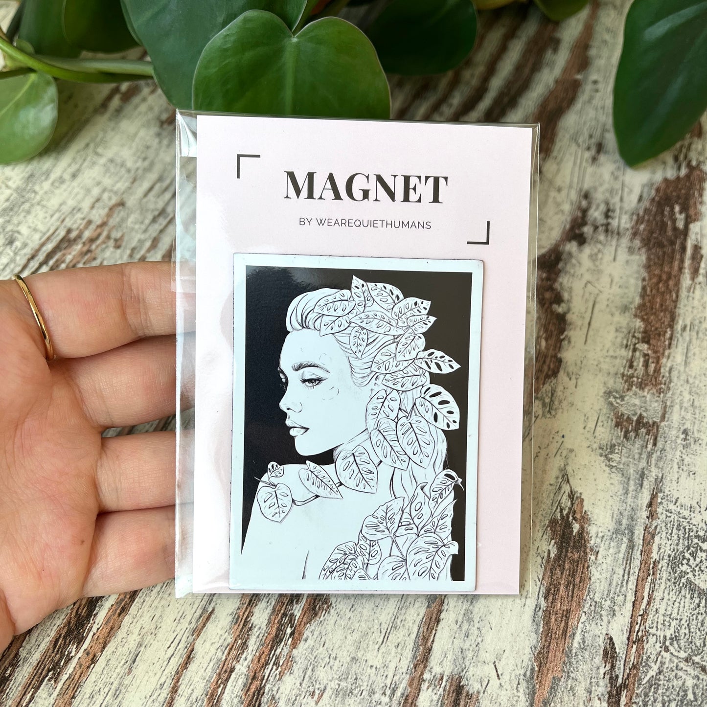 Magnet - Plantlady mit Monstera monkey mask - wearequiethumans
