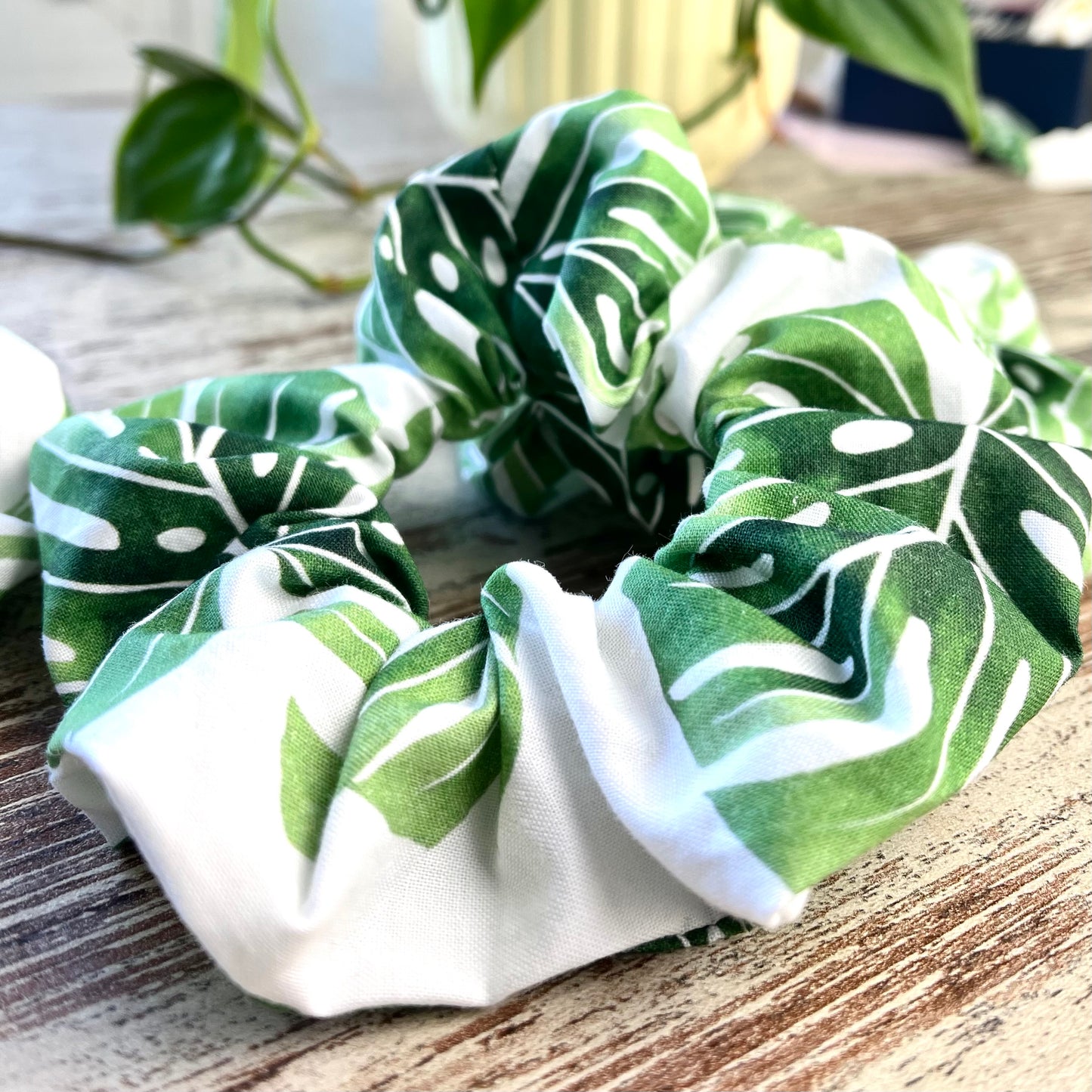 Scrunchie - Monstera Watercolor - wearequiethumans