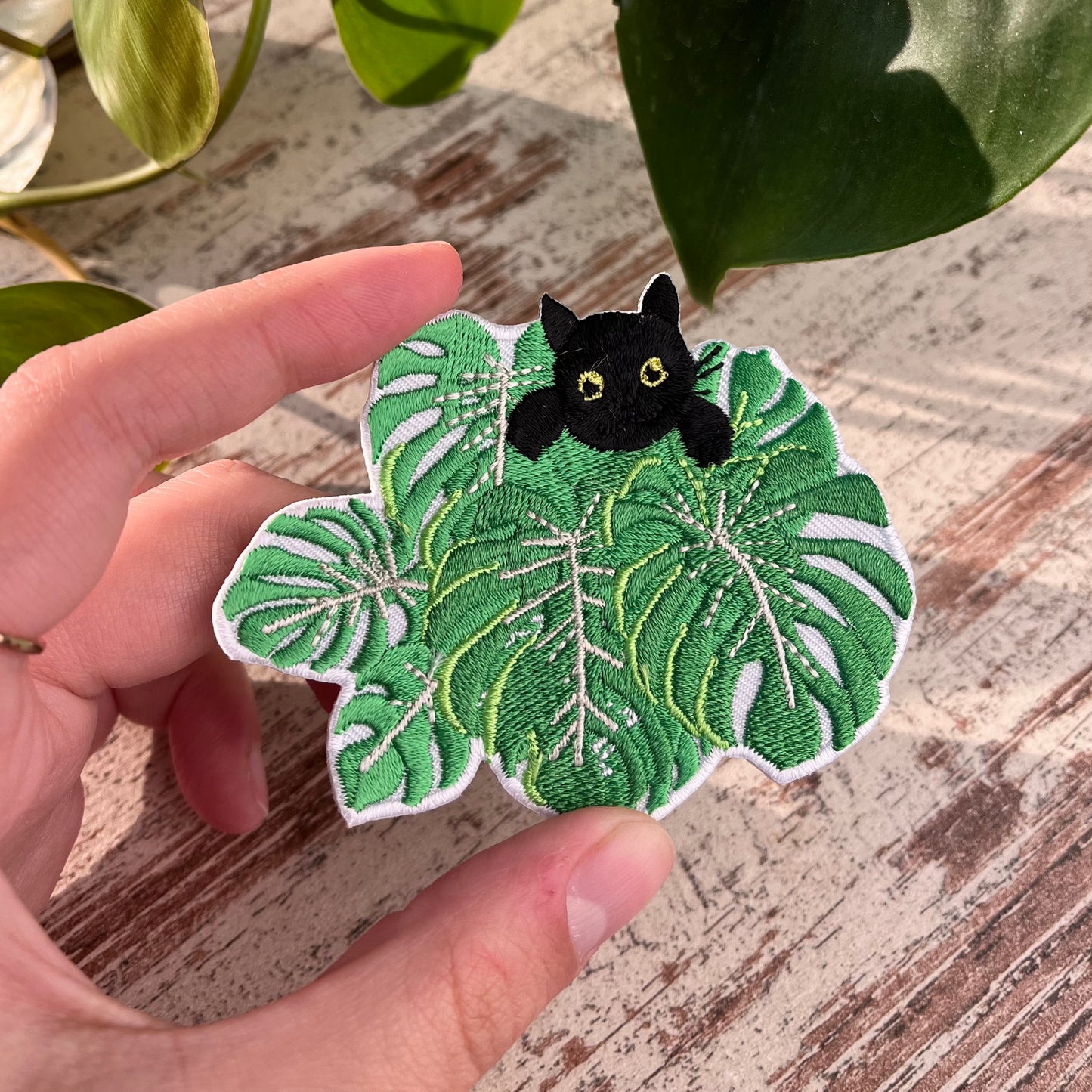 Patch - Monstera mit Katze - wearequiethumans