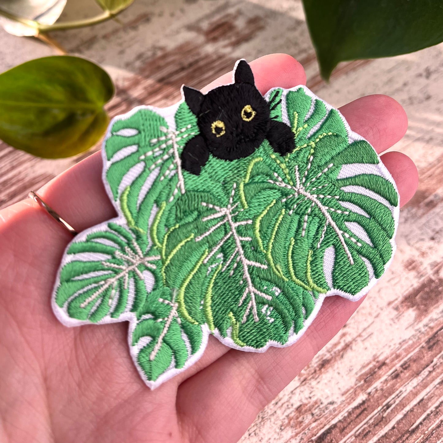Patch - Monstera mit Katze - wearequiethumans