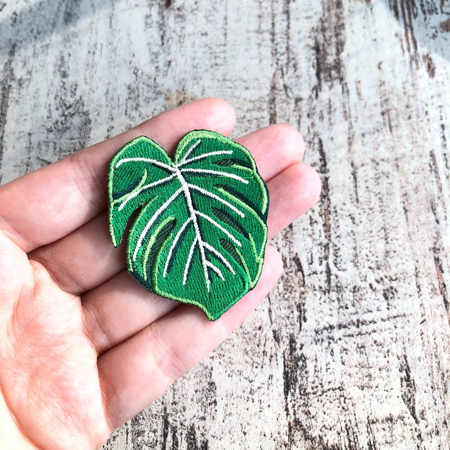 Monstera deliciosa Patch - zum Aufnähen oder Aufbügeln - wearequiethumans