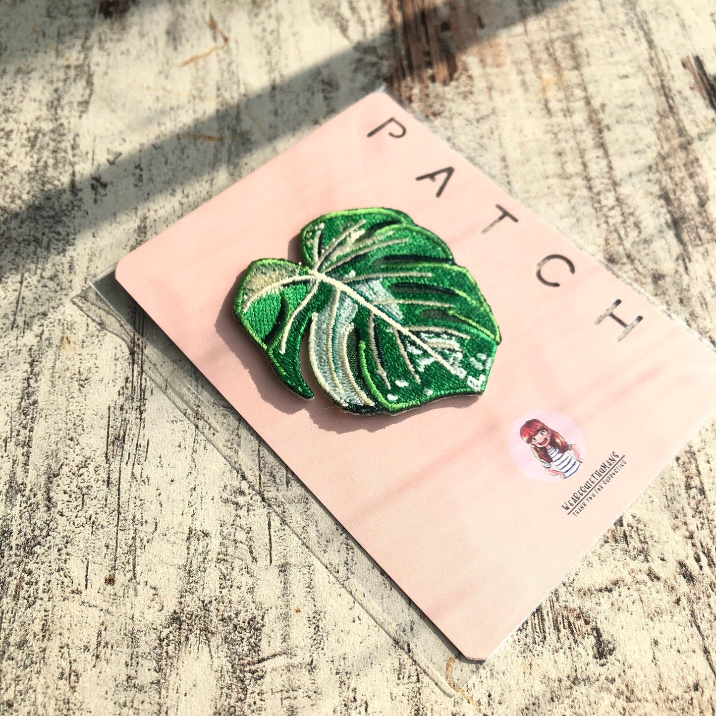 Monstera variegata Patch - zum Aufnähen oder Aufbügeln - wearequiethumans