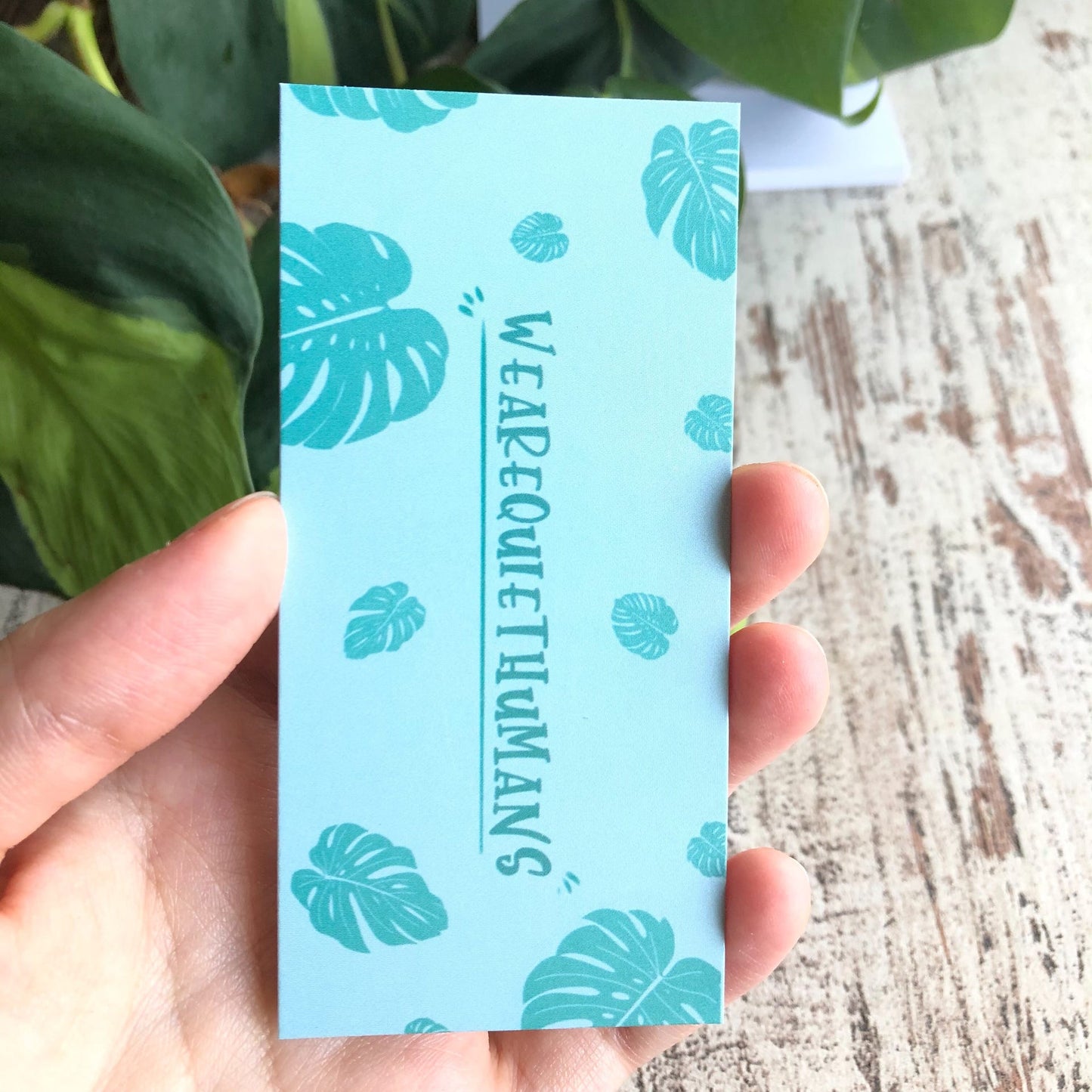 Lesezeichen mit Monstera deliciosa - wearequiethumans