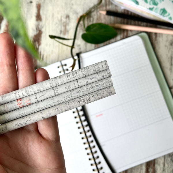 Recycling Bleistift aus Zeitungspapier