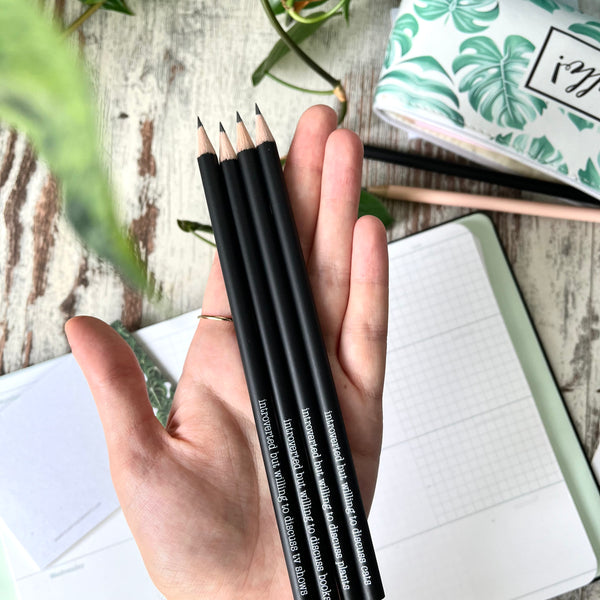 Bleistift - introverted but willing to discuss plants, cats, books & tvshows