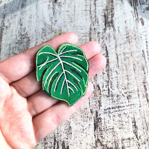 Monstera deliciosa Patch - zum Aufnähen oder Aufbügeln - wearequiethumans