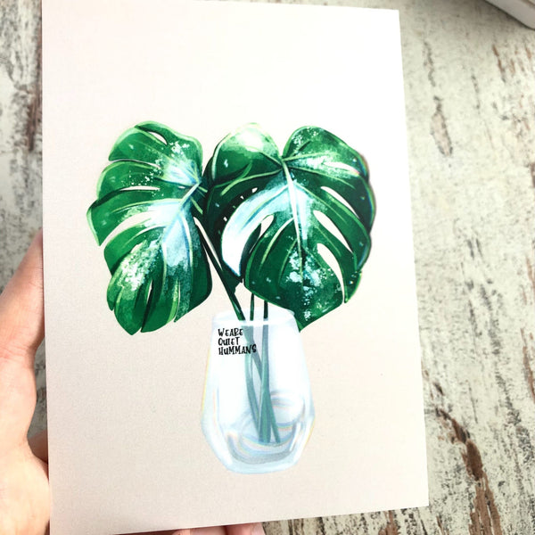 B-Ware: Postkarte / A6 Print - Monstera variegata im Glas - wearequiethumans